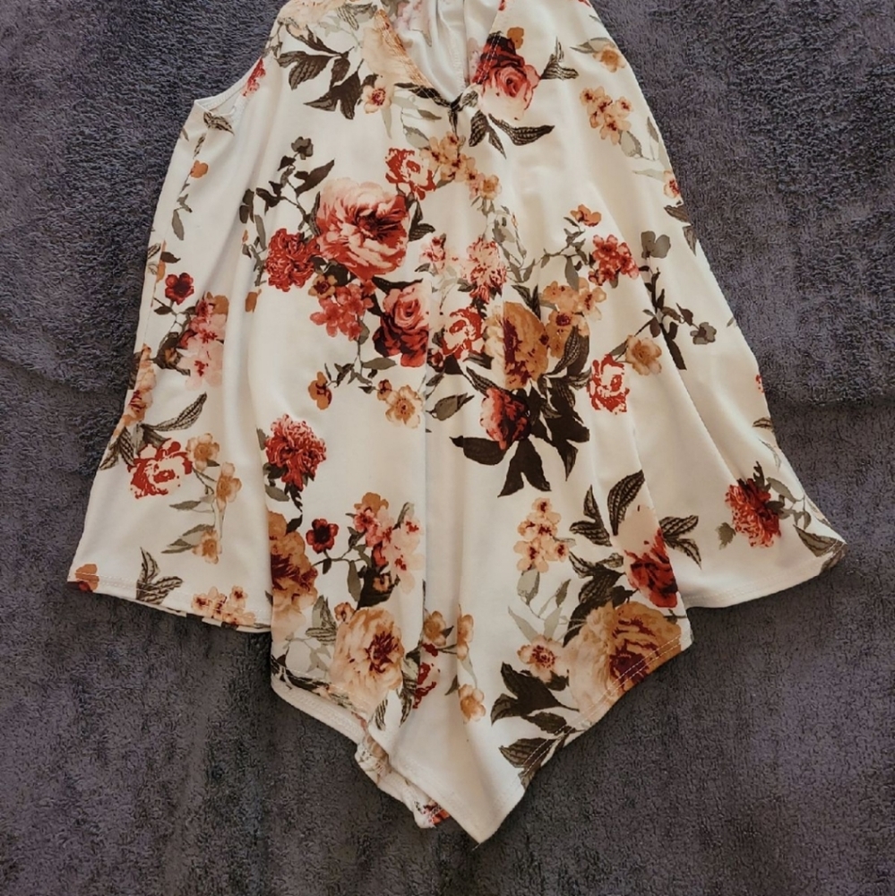 Floral blouse 5 for 25$